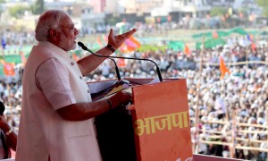 Narendra Modi addressing crowd.  Image taken from Narendra Modi's personal feed on Flickr
