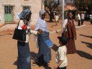 Ministry prays over Arabic Scripture project