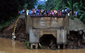 Bridge out because of flooding in the Philippines