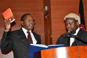 Lazarus Chakwera taking oath of office as Leader of Opposition.  (Photo cred: Chakwera.com)