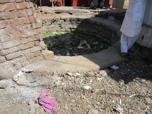 Slum well in Mumbai.  (Photo cred: MNN/Katey Hearth)