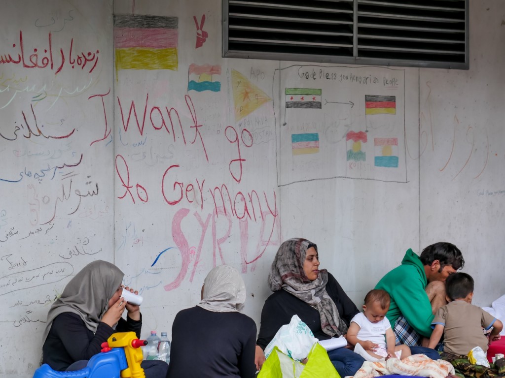 PNS_refugees in hungary
