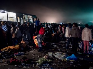 PNS_refugees in hungary2