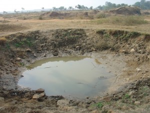 Water sources continue to get contaminated as they dry up. (Image courtesy of India Partners via Facebook). 