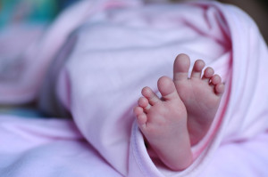 baby-infant-feet-blanket-pixabay