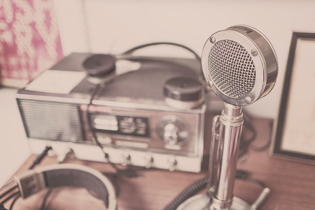 Pexels, radio, microphone