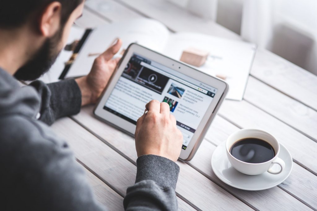 screen, iPad, tablet, man, media, technology
