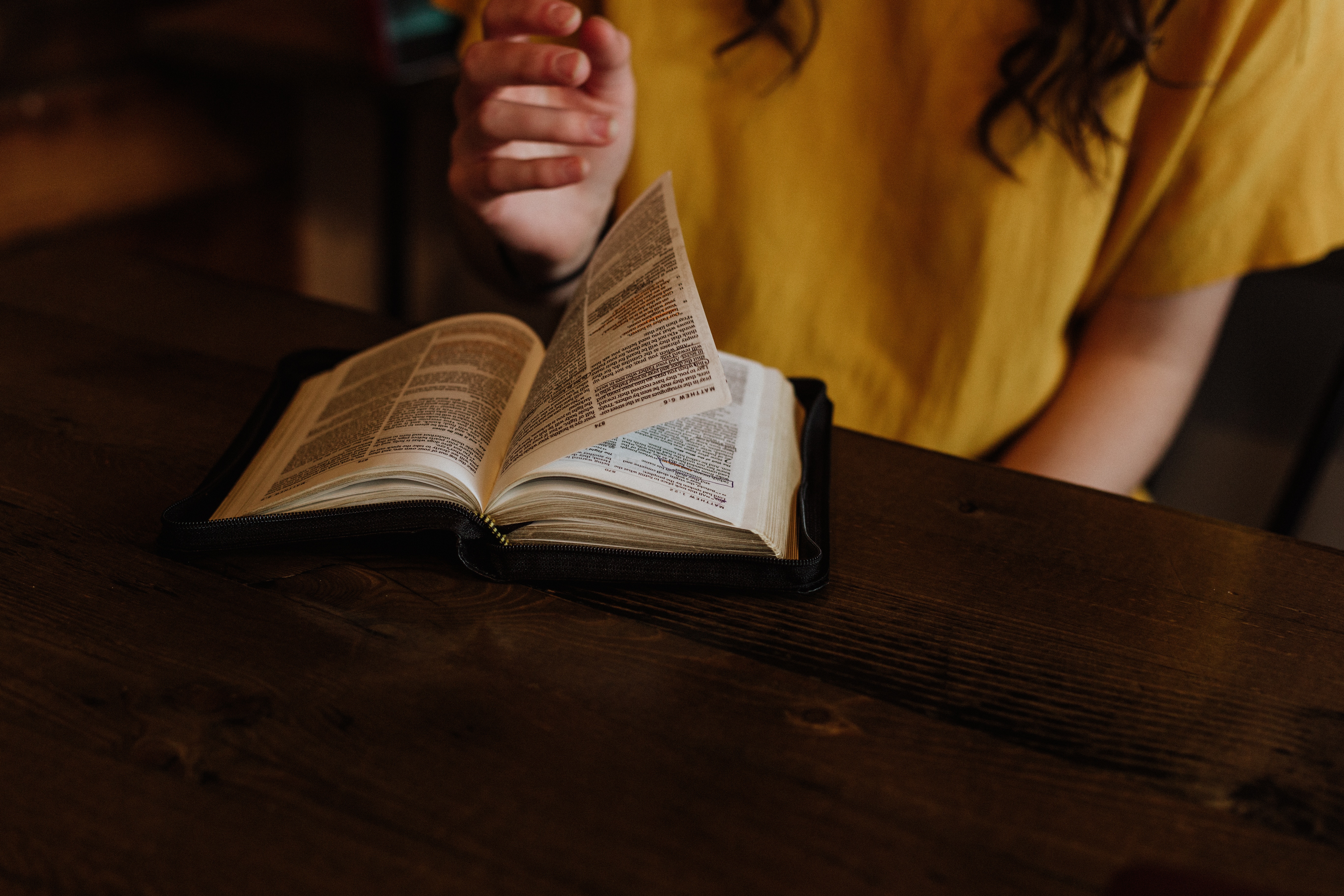Mission Cry equips future leaders in Hungary with Bibles