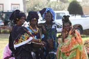 WikimediaCommons_Wolof women senegal