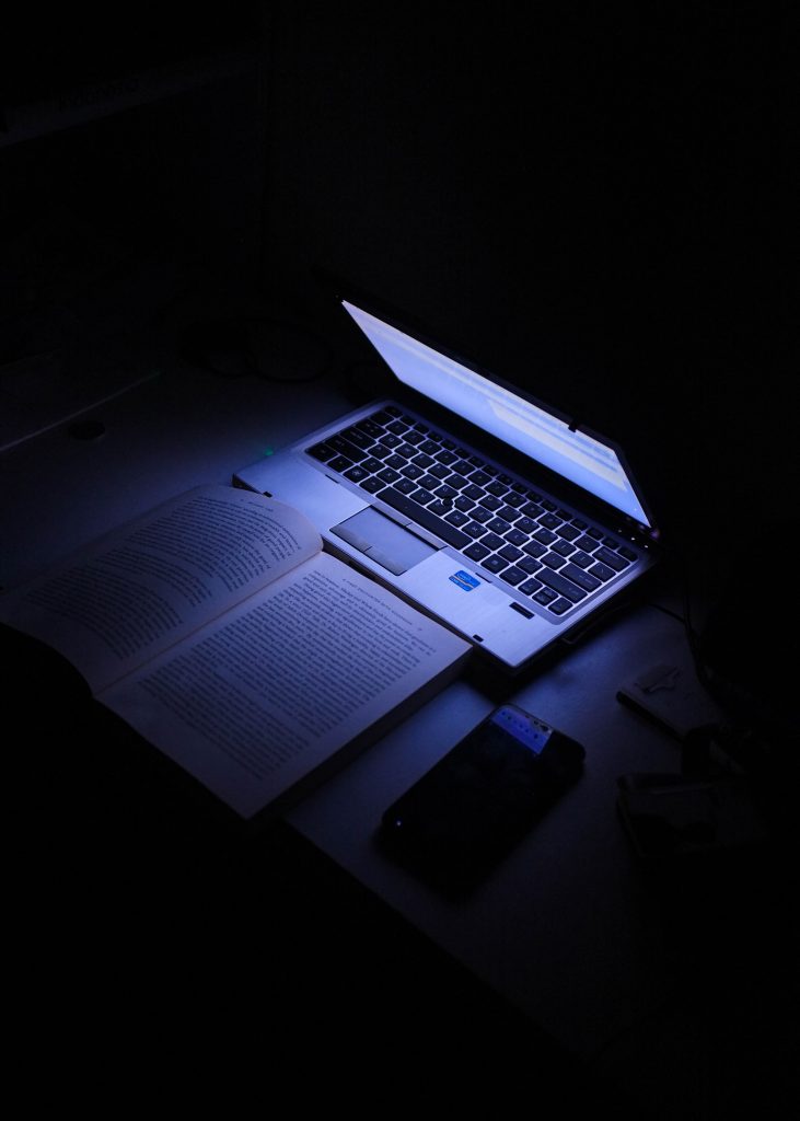 laptop, unsplash