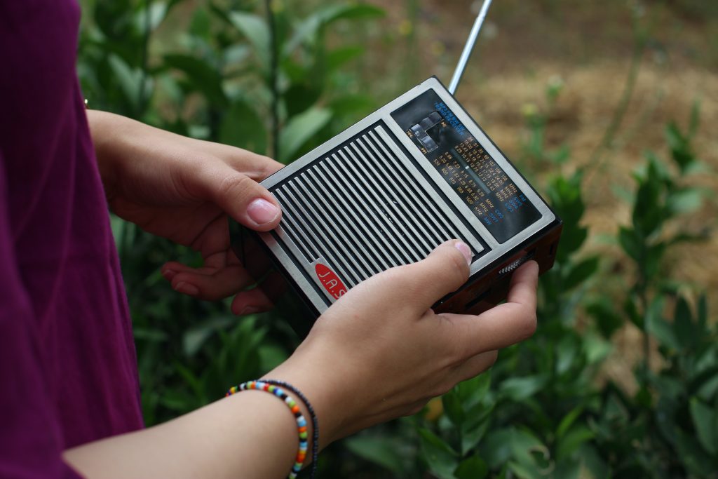 radio, unsplash