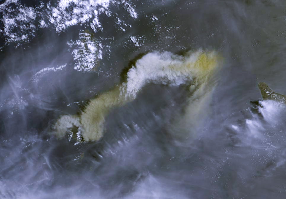 St. Vincent volcano threatens food and water supplies