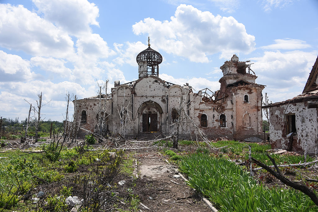 Russia masses troops along Ukraine border