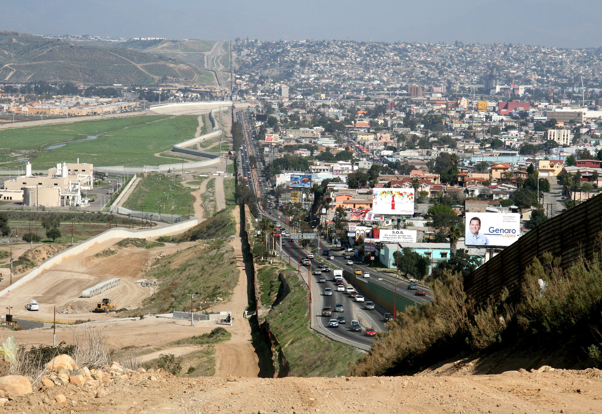 Spanish New Testament offers hope as border crisis escalates