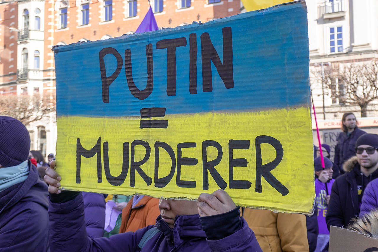 Ukraine crisis: massive displacement, nuclear threats, and global condemnation