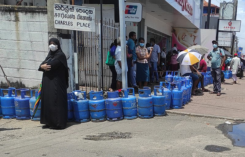 Sri Lanka Pauses Fuel Sales for Non-essential Vehicles