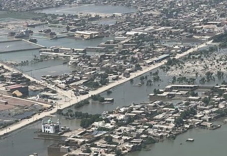 After flooding, water-borne illnesses trouble Pakistan