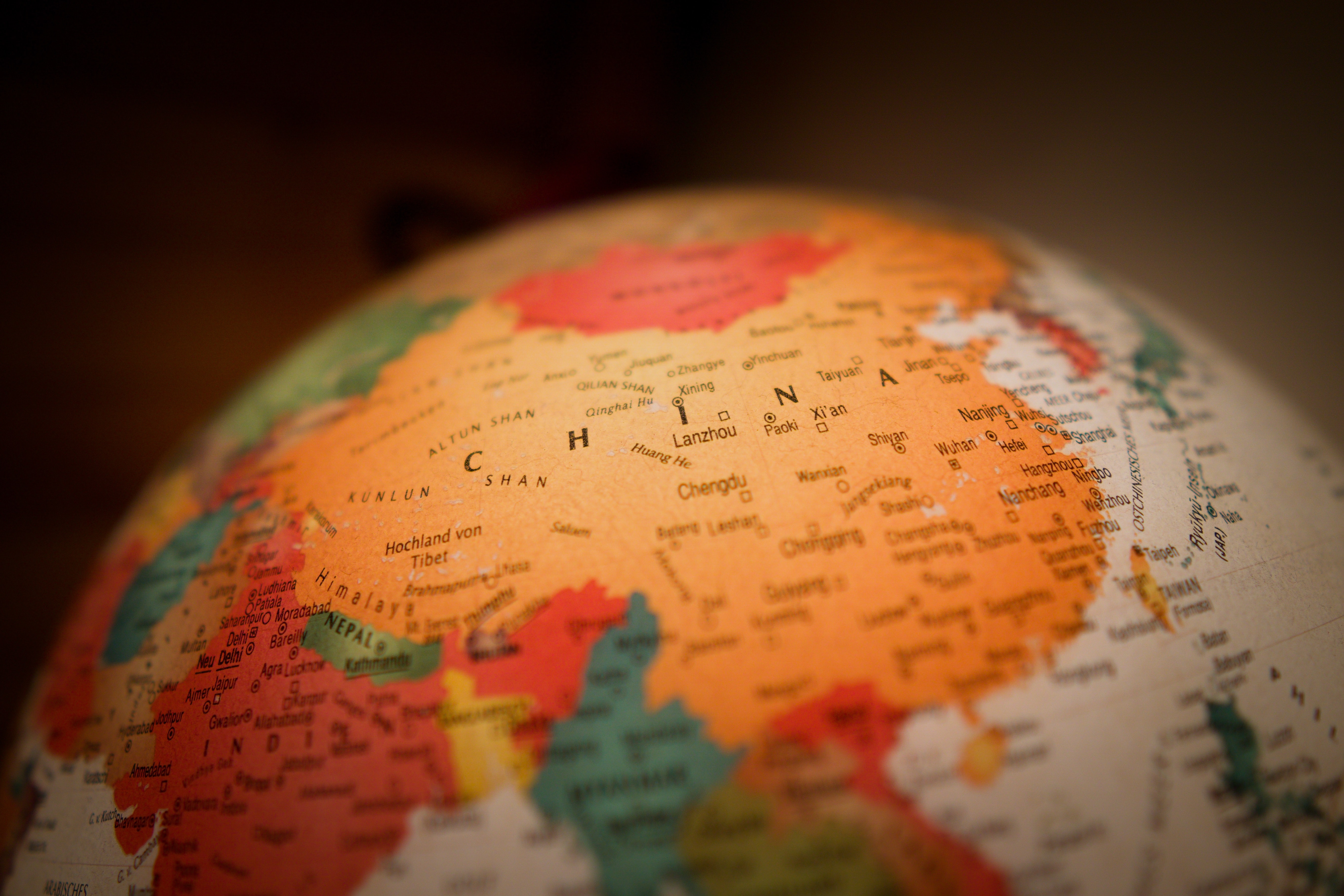 Couple sharing the Gospel with kids in China escapes arrest