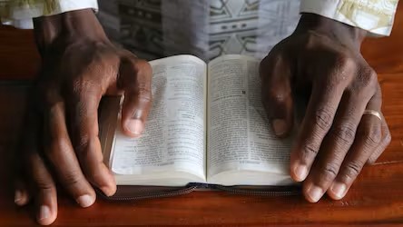 Muslims turn to Christ as church networks take up translation