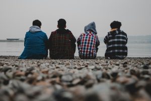 stock, Unsplash, youth, young men, back, beach