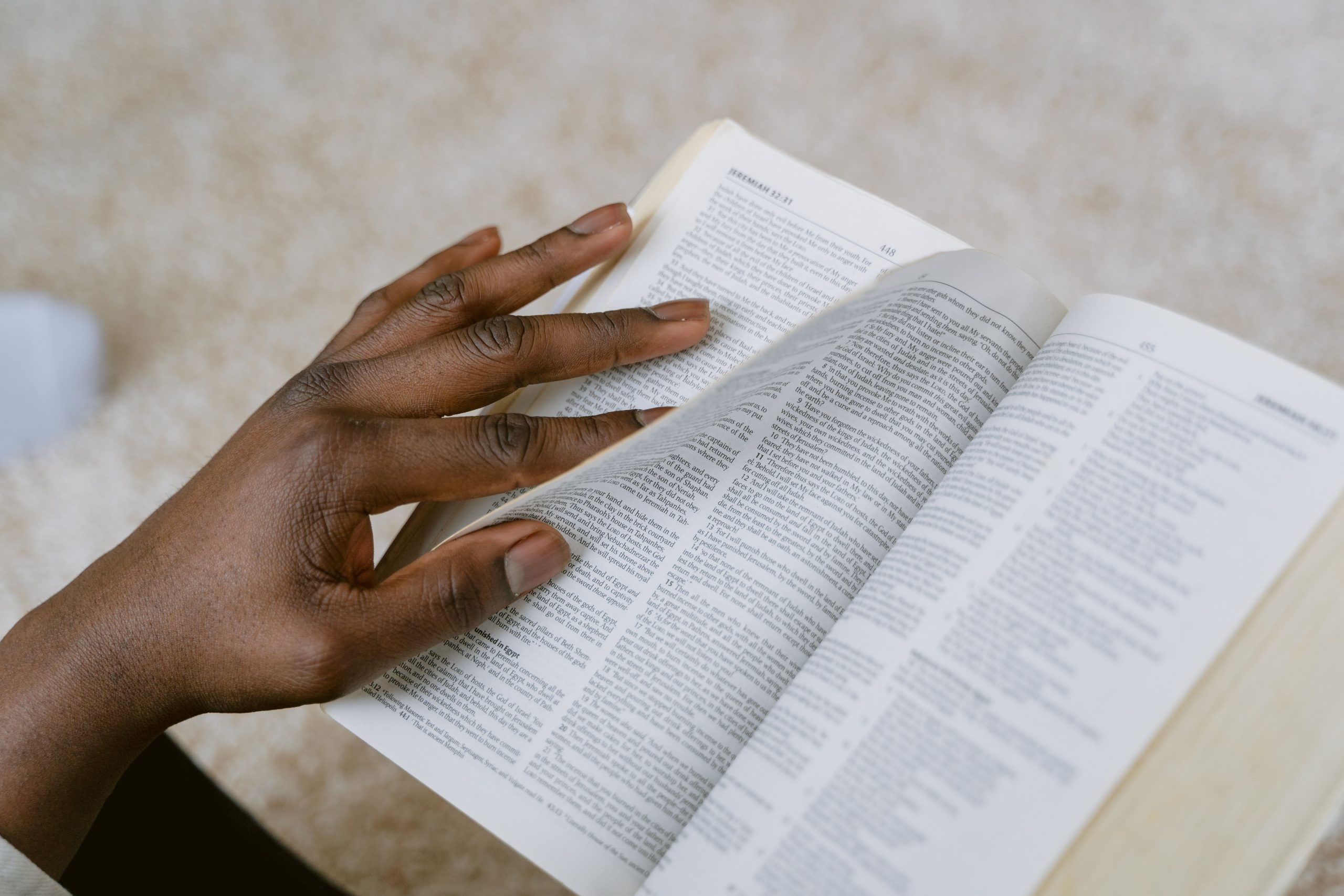 Nigerian believers find encouragement in Scripture amid persecution